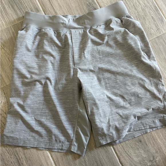 Lululemon Men's T.H.E. Short 9" Linerless LM7AAWS - Picture 4 of 5